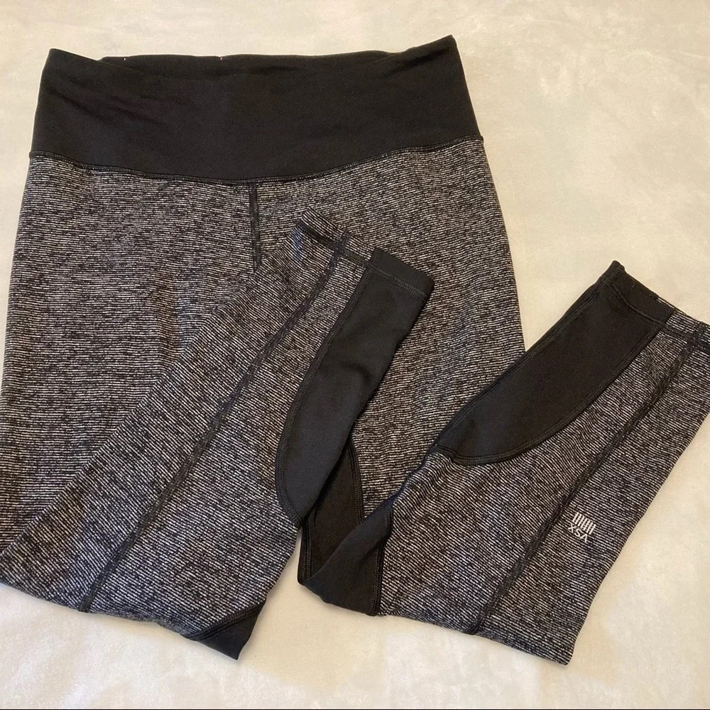 VSX Victoria’s Secret Knockout Capri Leggings S